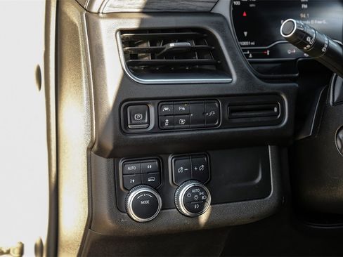 Used 2022 GMC Yukon XL SLT image 27