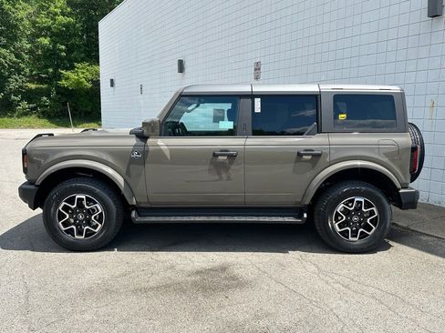 New 2026 Ford Bronco Outer Banks AWD/4WD image 2