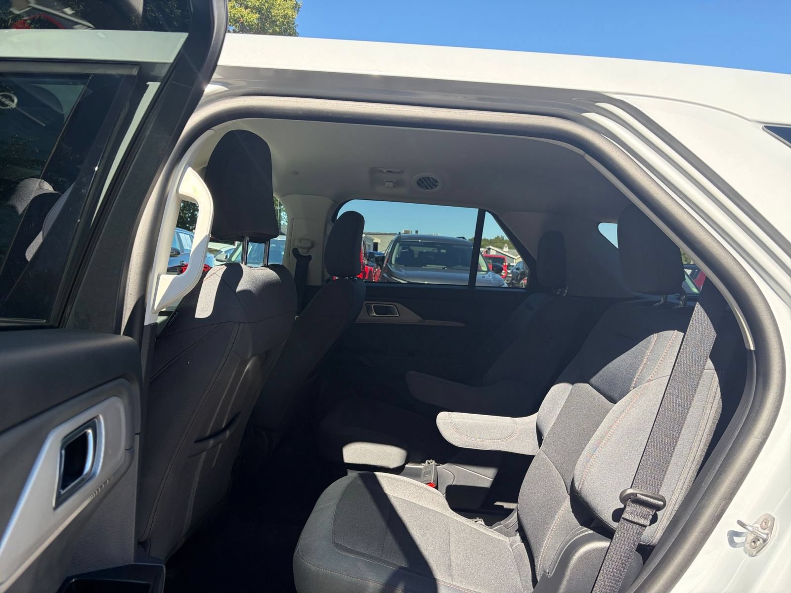 Used 2026 Ford Explorer Active AWD/4WD image 25