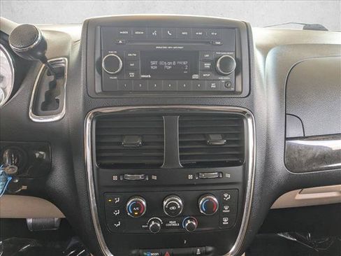 Used 2016 Dodge Grand Caravan SE w/ Quick Order Package 29E SE FWD image 13