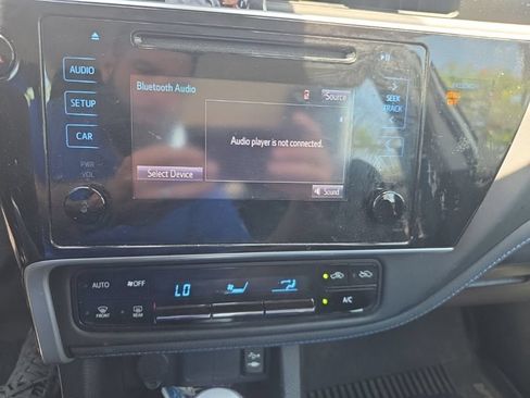Used 2019 Toyota Corolla SE FWD image 16
