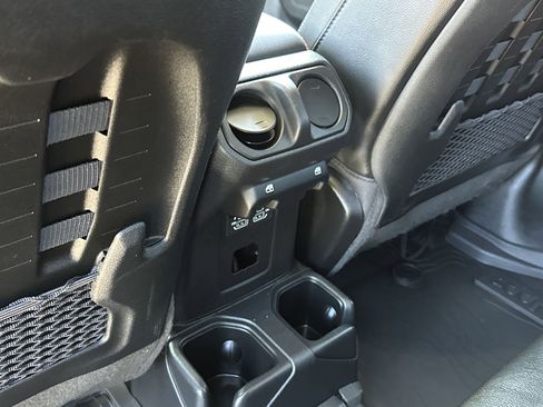 Used 2022 Jeep Gladiator Rubicon w/ LED Lighting Group image 13