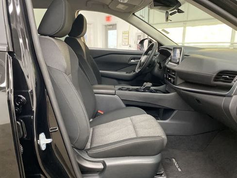 Used 2025 Nissan Rogue SV AWD/4WD image 18