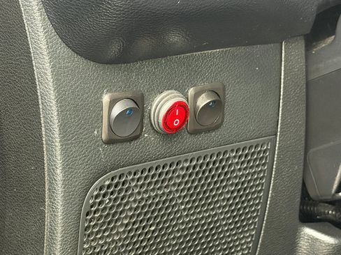 Used 2018 Jeep Wrangler Unlimited Sahara AWD/4WD image 27