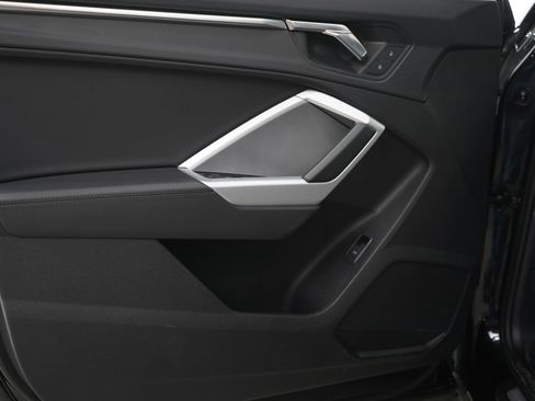 Used 2025 Audi Q3 2.0T Premium image 18