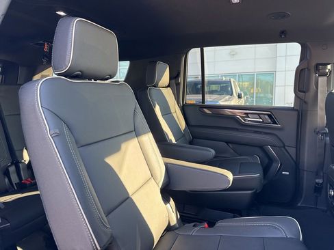 New 2026 GMC Yukon XL Elevation image 30