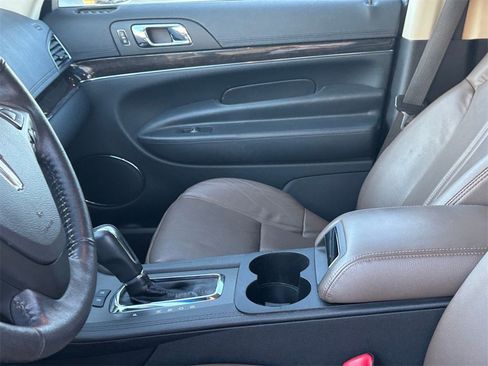 Used 2018 Lincoln MKT AWD w/ Technology Package image 10