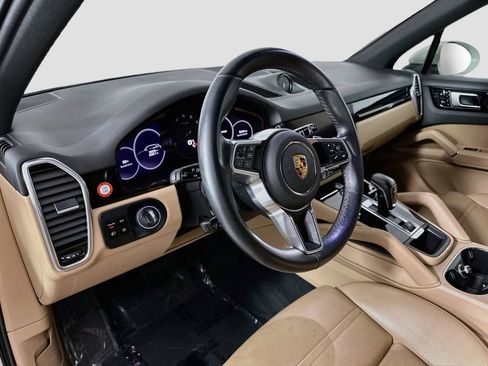 Used 2021 Porsche Cayenne AWD/4WD image 4