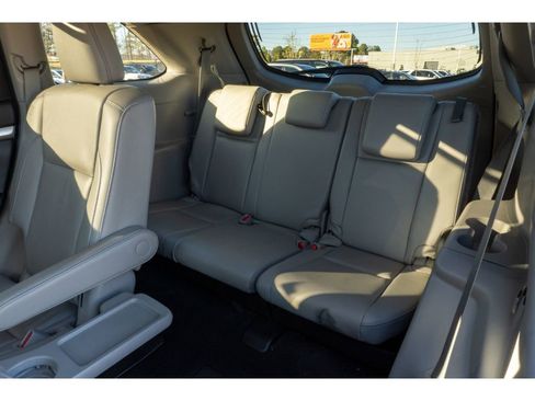 Used 2019 Toyota Highlander XLE image 15