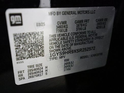 Used 2025 Cadillac Escalade V w/ LPO, ONYX Package image 53