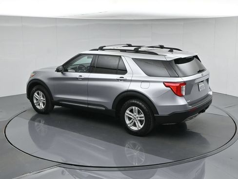 Certified 2021 Ford Explorer XLT w/ Equipment Group 202A AWD/4WD image 48