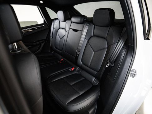 Certified 2020 Porsche Macan S AWD/4WD image 24