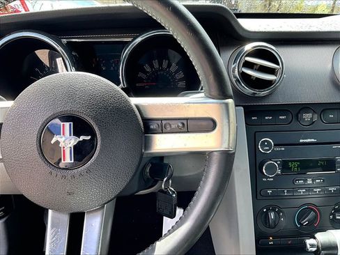 Used 2009 Ford Mustang GT Premium image 15