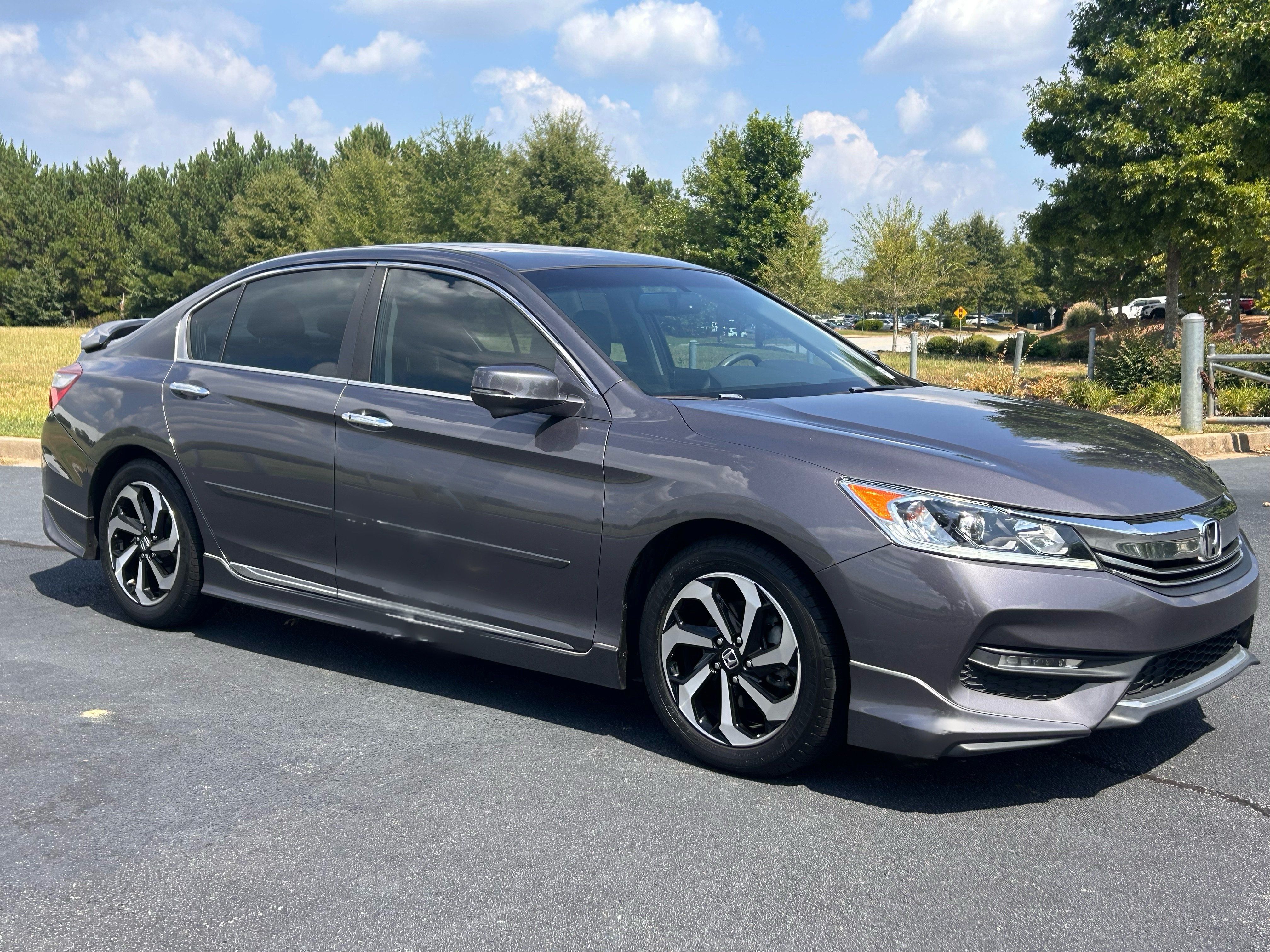 Used 2016 Honda Accord EX-L image 2