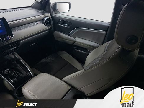 Used 2024 Chevrolet Colorado ZR2 w/ Technology Package image 24