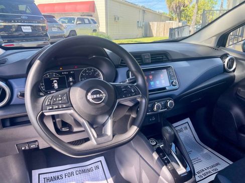 Used 2023 Nissan Versa SV image 12