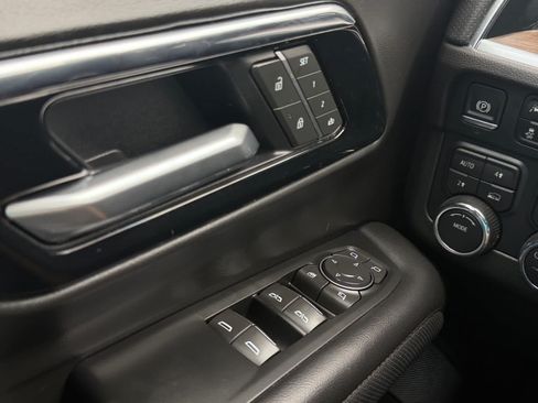 Used 2025 Chevrolet Tahoe High Country AWD/4WD image 26