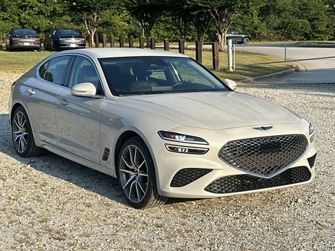 Used 2025 Genesis G70 2.5T RWD image 3