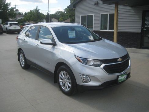 Used 2021 Chevrolet Equinox LT w/ LPO, Cargo Package AWD/4WD image 2