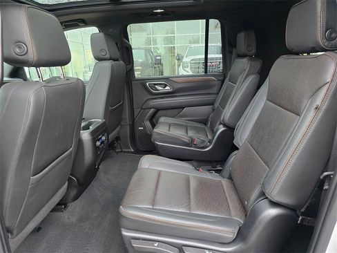 Used 2022 Chevrolet Suburban High Country image 52