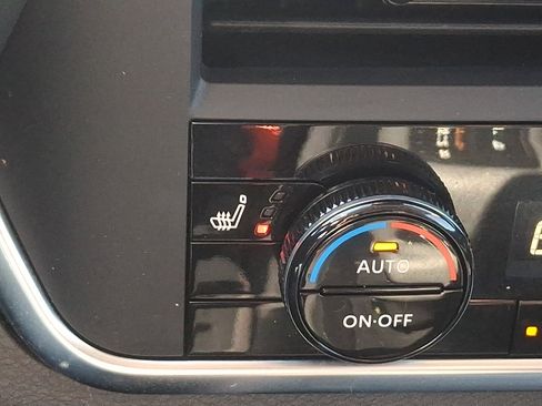 Used 2023 Nissan Rogue SV w/ SV Premium B Package AWD/4WD image 25