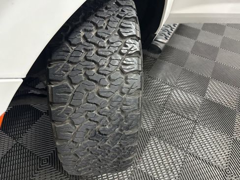 Used 2022 Chevrolet Suburban Z71 w/ Z71 Off-Road Package image 39