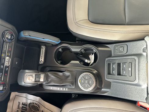Used 2024 Ford Bronco Wildtrak AWD/4WD image 29