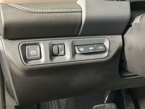Used 2023 GMC Acadia Denali w/ Black Diamond Edition AWD/4WD image 22