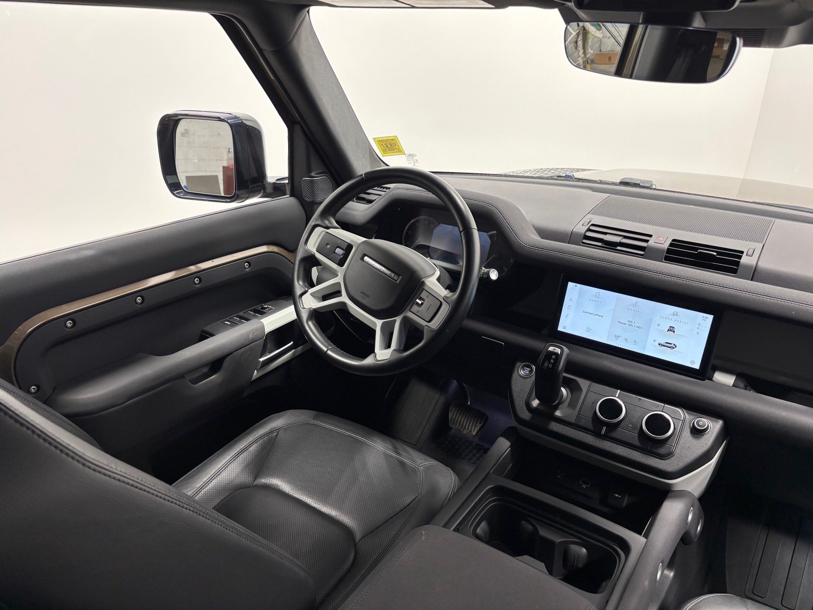 Used 2023 Land Rover Defender 110 S AWD/4WD image 32