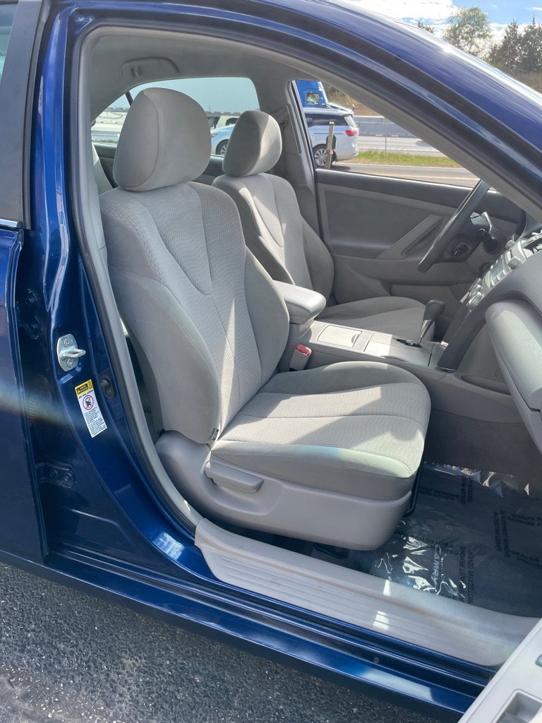 Used 2011 Toyota Camry LE FWD image 22