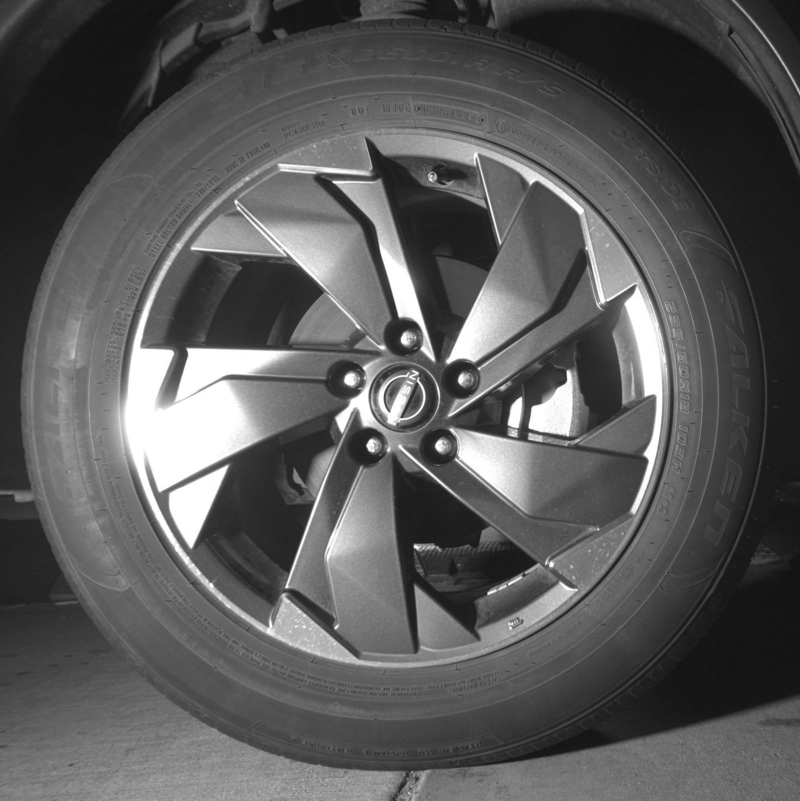 Used 2025 Nissan Rogue SV FWD image 15