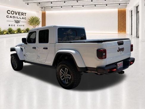 Used 2025 Jeep Gladiator Mojave w/ Convenience Group AWD/4WD image 11