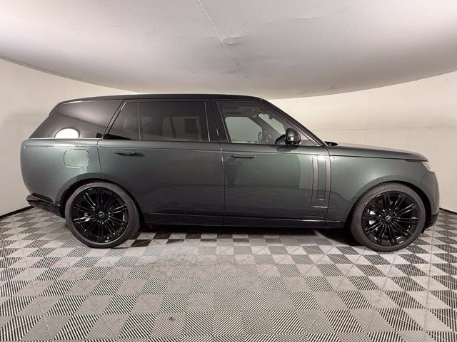 Used 2025 Land Rover Range Rover Long Wheelbase SE AWD/4WD image 8