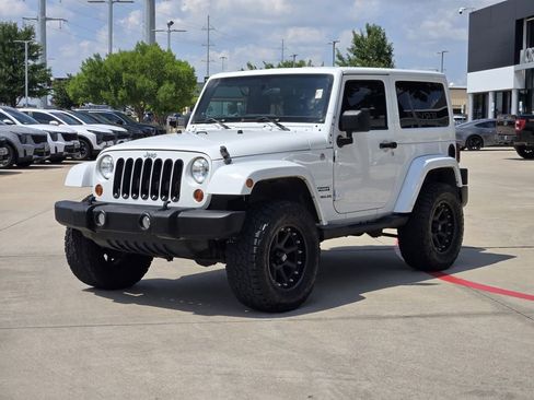 Used 2013 Jeep Wrangler Sport AWD/4WD image 2