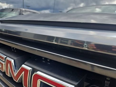 Used 2021 GMC Sierra 1500 AT4 w/ AT4 Value Package AWD/4WD image 14