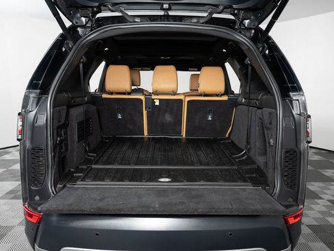 Used 2018 Land Rover Discovery HSE Luxury image 23