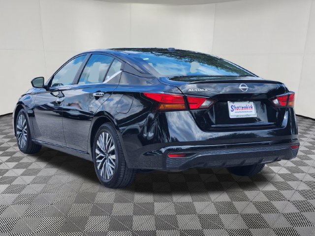 Used 2025 Nissan Altima 2.5 SV FWD image 8