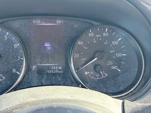 Used 2017 Nissan Rogue S AWD/4WD image 8