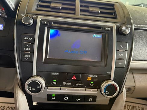 Used 2013 Toyota Camry LE FWD image 16