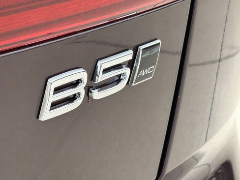 New 2026 Volvo XC60 B5 Plus w/ Protection Package Premier AWD/4WD image 9