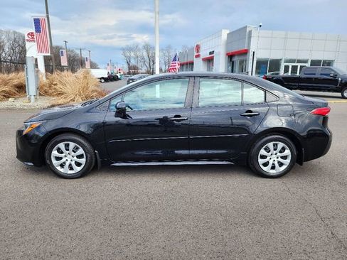 Used 2023 Toyota Corolla LE image 4