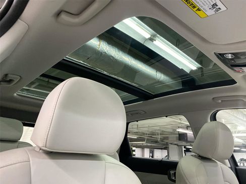 Used 2023 Kia Sorento SX Prestige image 20