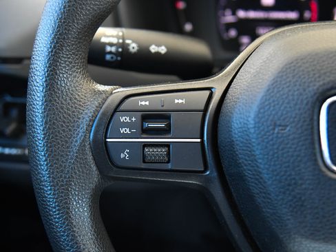 Used 2023 Honda Accord LX image 29