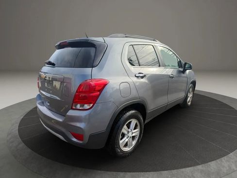 Used 2020 Chevrolet Trax LT w/ LT Convenience Package image 5