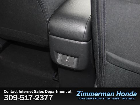 Used 2024 Nissan Versa SV FWD image 8
