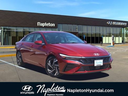 Used 2025 Hyundai Elantra SEL FWD image 1