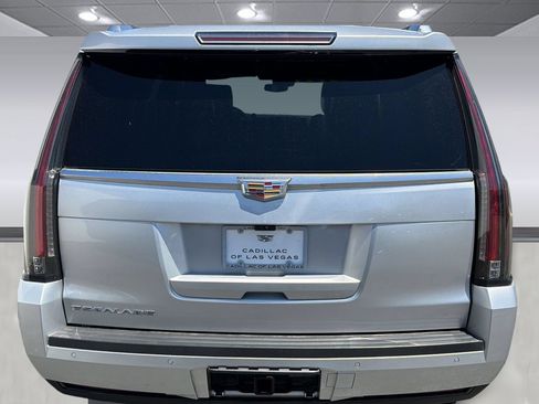 Used 2018 Cadillac Escalade Platinum AWD/4WD image 9