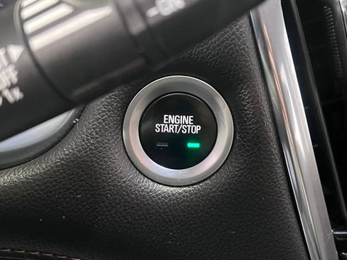 Used 2020 Chevrolet Traverse LT w/ Driver Confidence II Package image 15