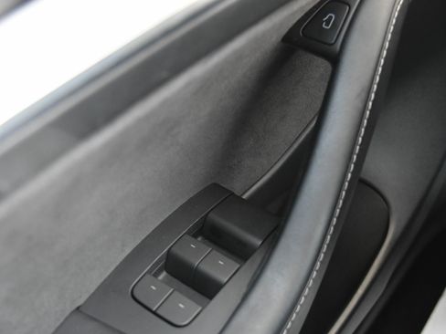 Used 2023 Tesla Model 3 Standard Range RWD image 31