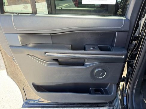 Used 2024 Ford Expedition Max XLT image 18